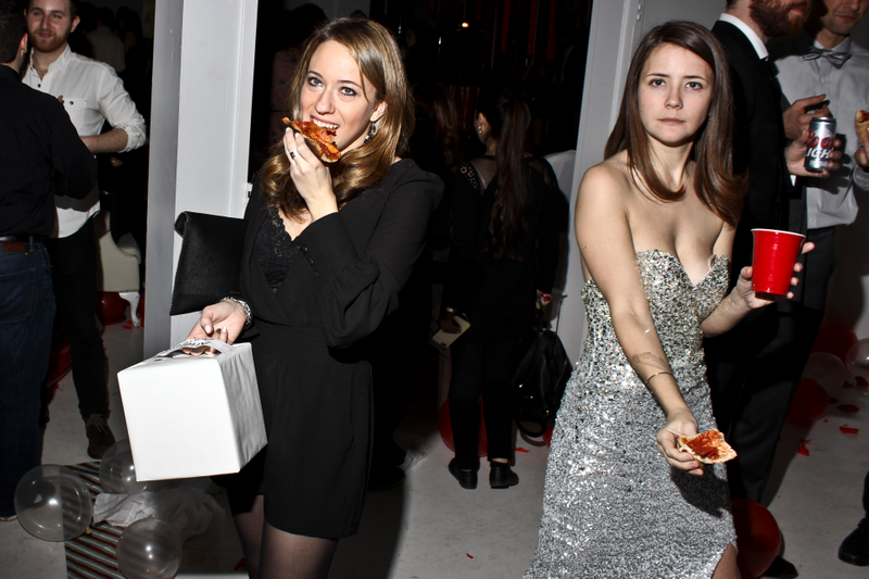 Illustration for article titled GAWKER MEDIA : A HOLIDAY PARTY